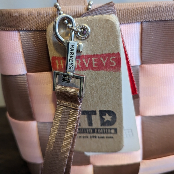 Harveys seatbelt purse Limited edition Strawberry milkshake - Picture 6 of 11